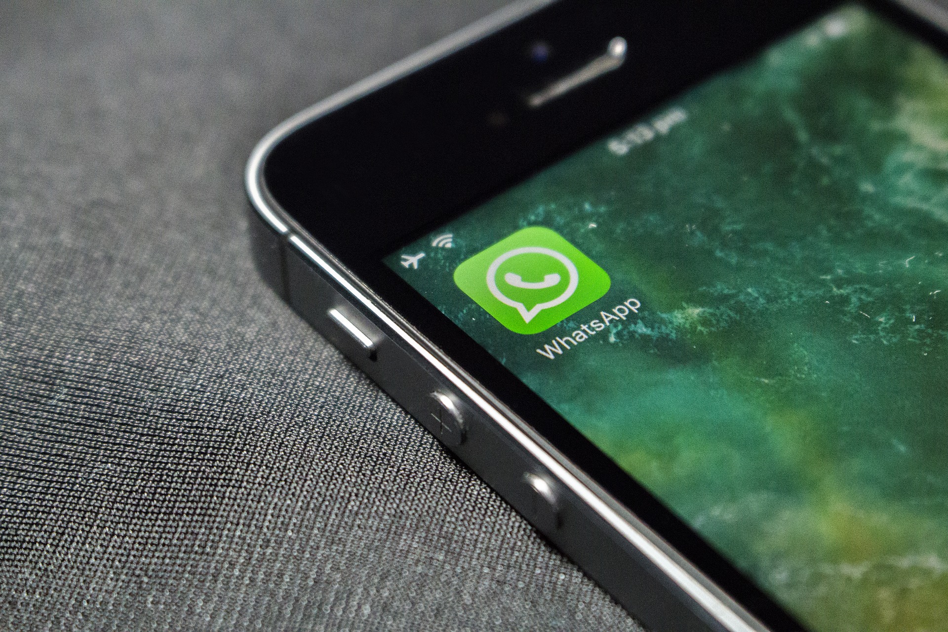 Hackerare WhatsApp: Come hackerare WhatsApp attraverso il phishing